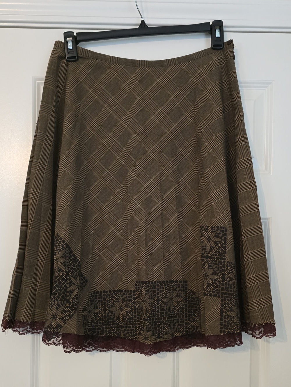 tapemeasure - Pleated Plaid A-Line Skirt with Lace Trim | Size 8